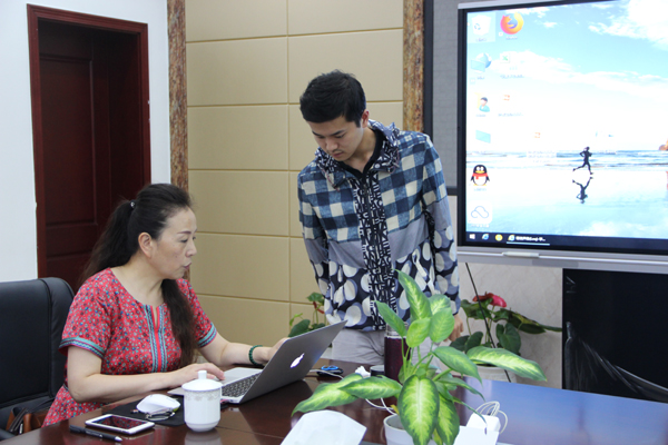 1531361911606017.jpg 会后讨论.JPG